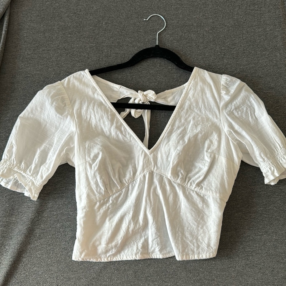 Abercrombie | Puff Sleeve Open Back Blouse